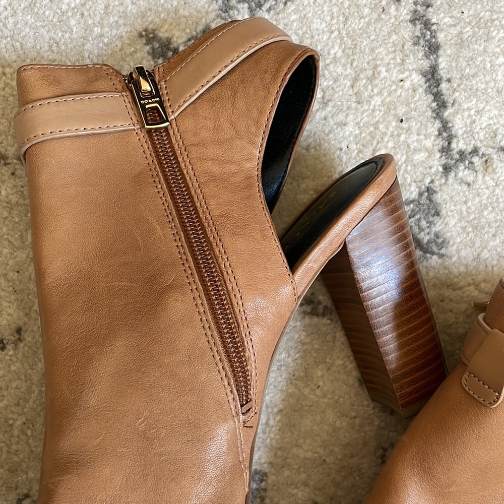 (Coach) Light Brown Leather with Wooden Stacked Heel Lafayette Peep-toe - Picture 4 of 7